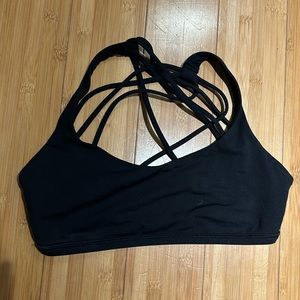 Lululemon free to be wild size 4